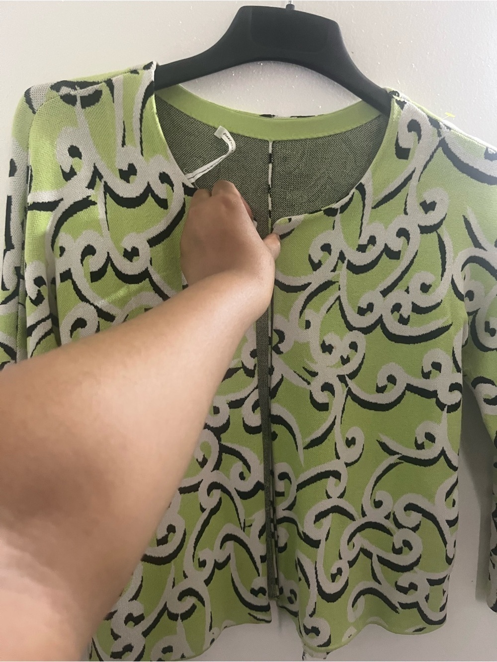 Diane Von Furstenberg Olive Green Knit Top with Lime Trim Please read❗️❗️ - Picture 2 of 6